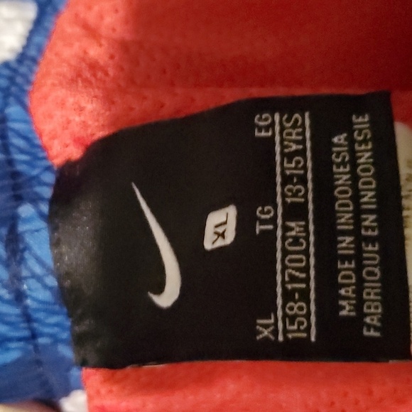 KIDS Nike Swim Trunks Size XL - Picture 3 of 3